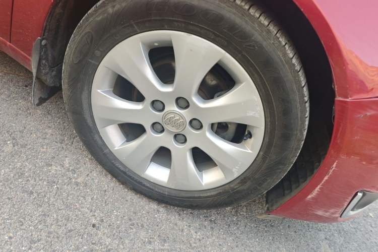 Used Buick Regal 2014 2.0L Elite Fashion Edition Right Front Wheel Hub