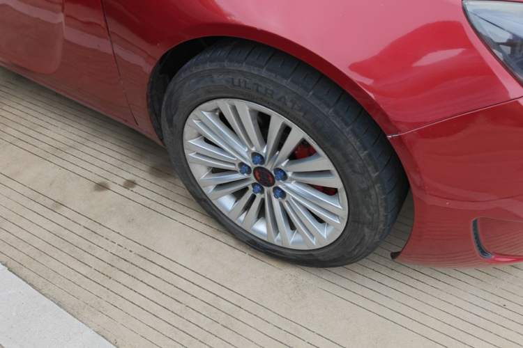 Used Buick Regal 2014 GS 2.0T Grand Sport Edition Right Front Wheel Hub
