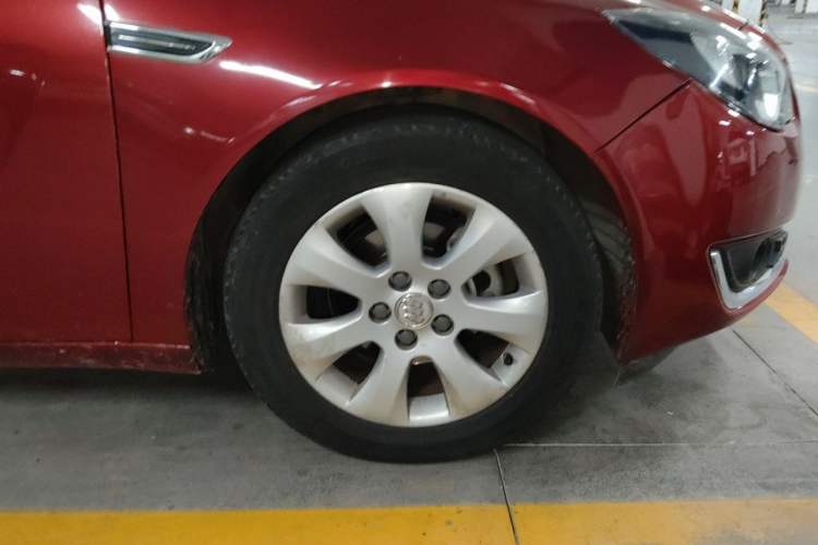 Used Buick Regal 2014 2.0L Elite Fashion Edition Right Front Wheel Hub