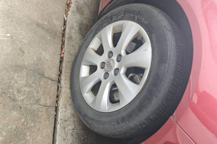Used Buick Regal 2014 1.6T Fashionable Tech Edition Right Front Wheel Hub