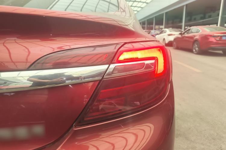 Used Buick Regal 2014 2.0L Leading Fashion Edition Right Rear Taillight