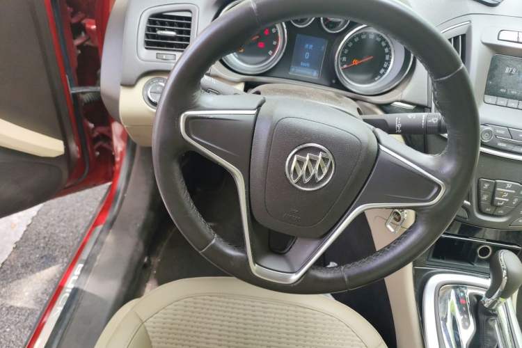 Used Buick Regal 2014 2.0L Leading Fashion Edition Steering Wheel
