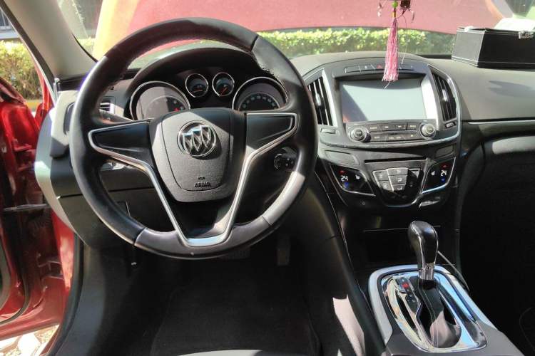 Used Buick Regal 2014 1.6T Fashionable Tech Edition Steering Wheel