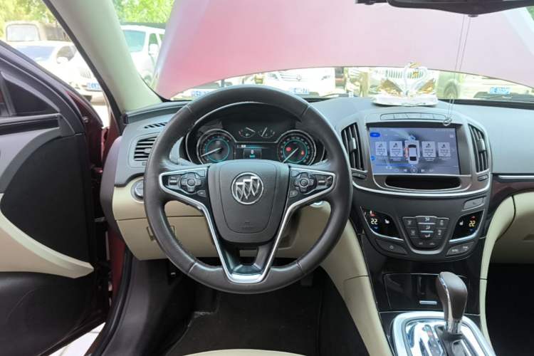 Used Buick Regal 2014 2.0L Elite Fashion Edition Steering Wheel