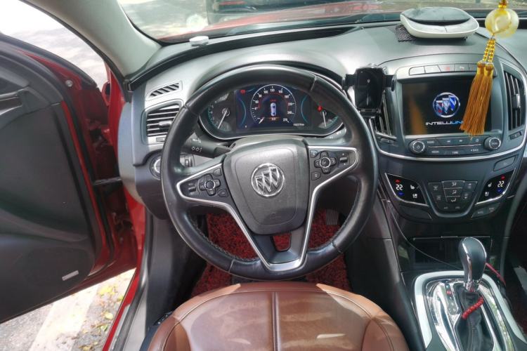 Used Buick Regal 2014 2.4L SIDI Luxury Fashion Edition Steering Wheel