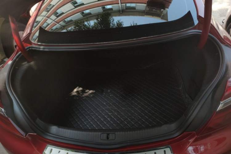 Used Buick Regal 2014 2.0L Leading Fashion Edition Trunk