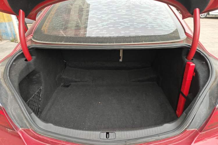 Used Buick Regal 2014 2.0L Leading Fashion Edition Trunk