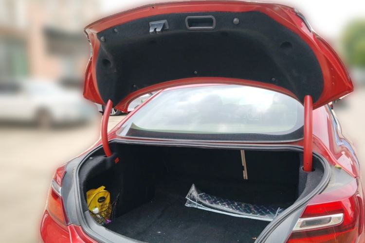 Used Buick Regal 2014 2.0L Leading Fashion Edition Trunk