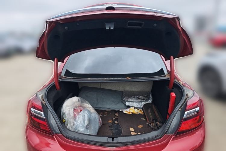 Used Buick Regal 2014 2.0L Elite Fashion Edition Trunk