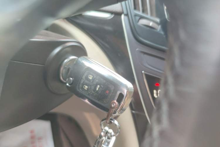 Used Buick Regal 2014 2.0L Leading Fashion Edition Vehicle Key