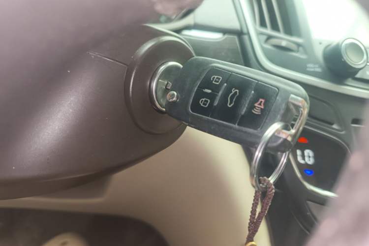 Used Buick Regal 2014 2.0L Leading Fashion Edition Vehicle Key