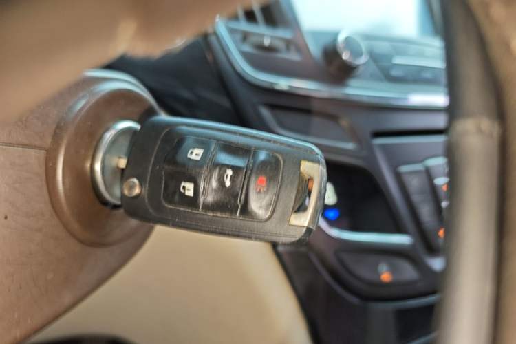 Used Buick Regal 2014 2.0L Leading Fashion Edition Vehicle Key