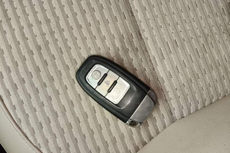 Used Buick Regal 2014 2.0L Leading Fashion Edition Vehicle Key