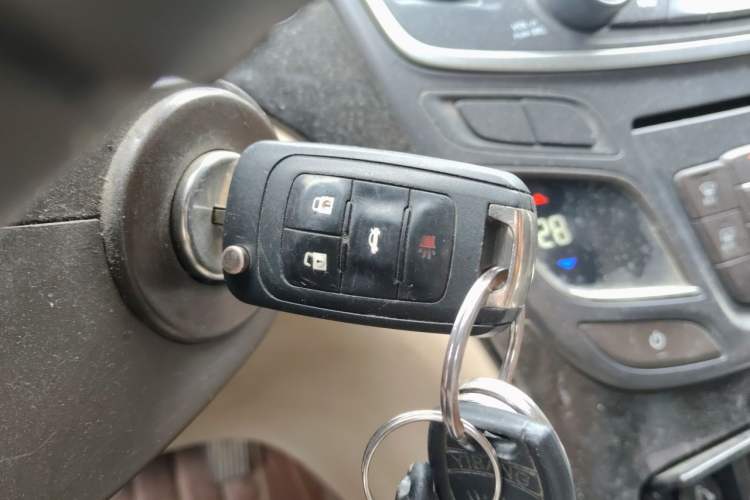 Used Buick Regal 2014 2.0L Leading Fashion Edition Vehicle Key