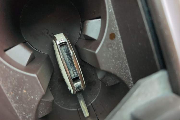 Used Buick Regal 2014 2.0L Elite Fashion Edition Vehicle Key