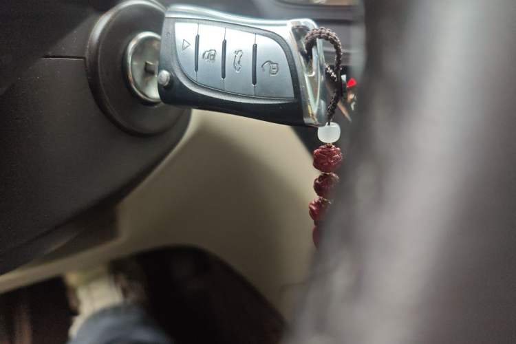 Used Buick Regal 2014 2.0L Leading Fashion Edition Vehicle Key