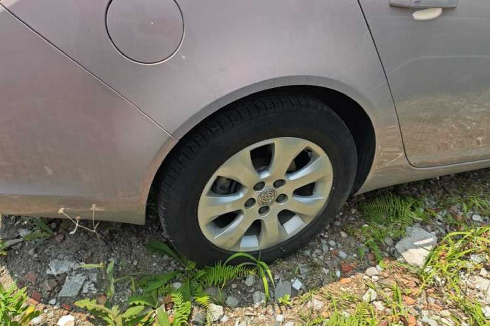 Used Buick Regal 2014 2.0L Elite Fashion Edition Right Rear Wheel Hub