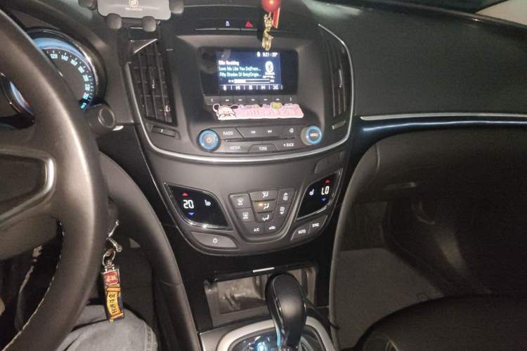 Used Buick Regal 2014 1.6T Fashionable Tech Edition Audio And AC Panel