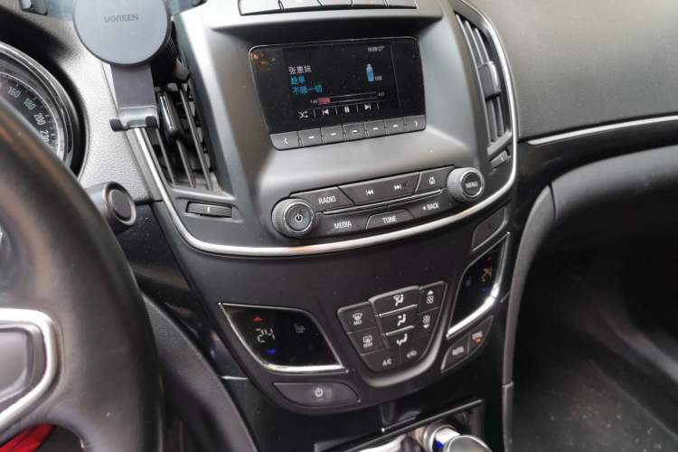 Used Buick Regal 2014 1.6T Fashionable Tech Edition Audio And AC Panel