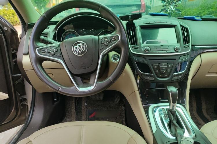 Used Buick Regal 2014 2.4L SIDI Elite Fashion Edition Center Console