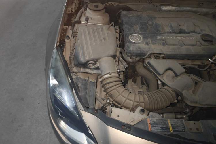 Used Buick Regal 2014 2.0L Leading Fashion Edition Engine Bay Right