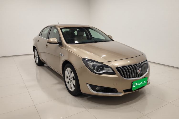 Used Buick Regal 2014 2.0L Leading Fashion Edition Front Right 45 Deg