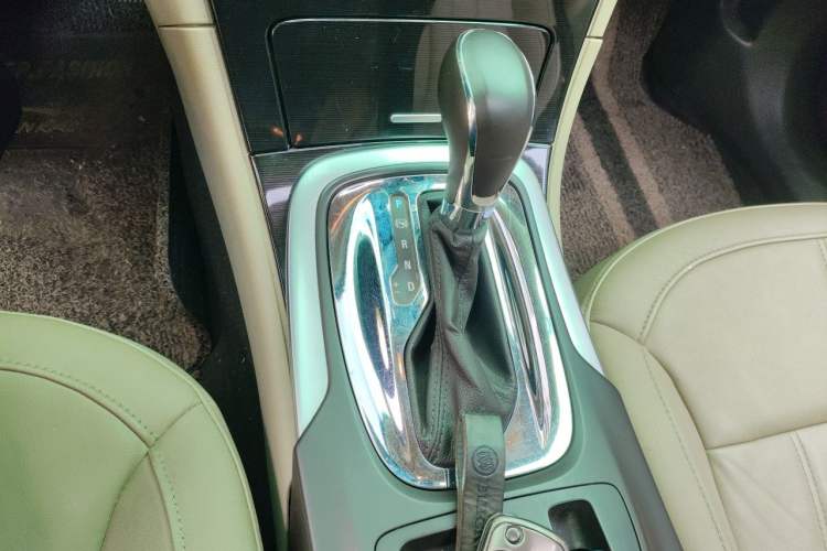 Used Buick Regal 2014 2.4L SIDI Elite Fashion Edition Gear Lever