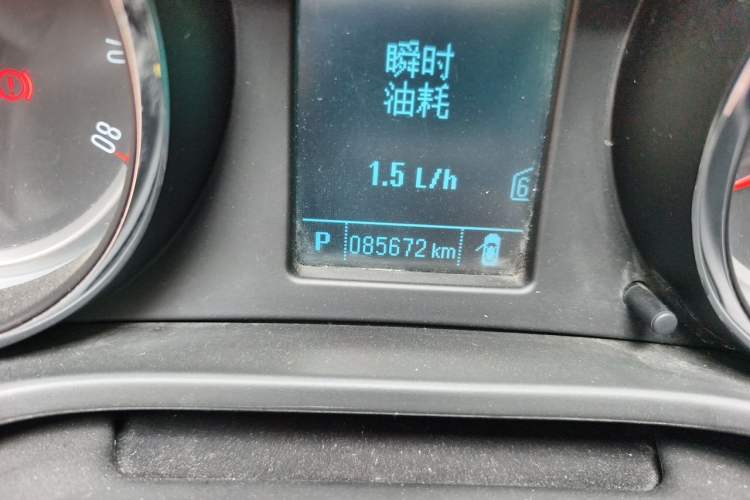 Used Buick Regal 2014 1.6T Fashionable Tech Edition Odometer Close Up