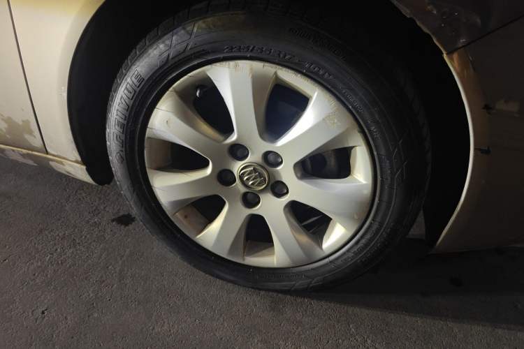 Used Buick Regal 2014 2.0L Leading Fashion Edition Right Front Wheel Hub