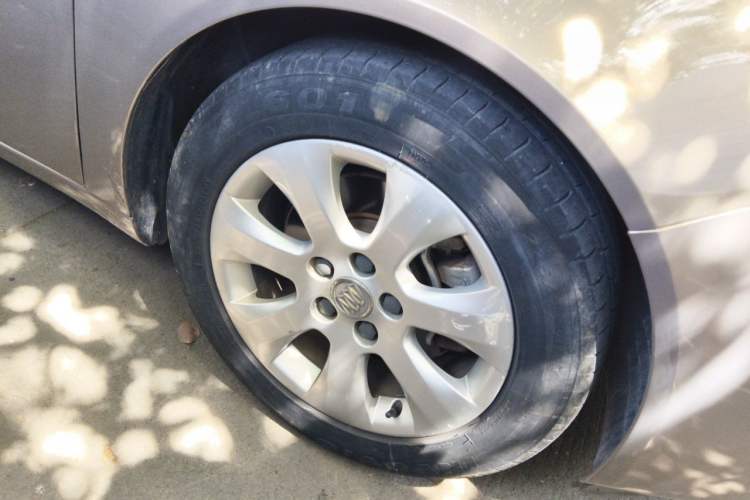 Used Buick Regal 2014 1.6T Fashionable Tech Edition Right Front Wheel Hub