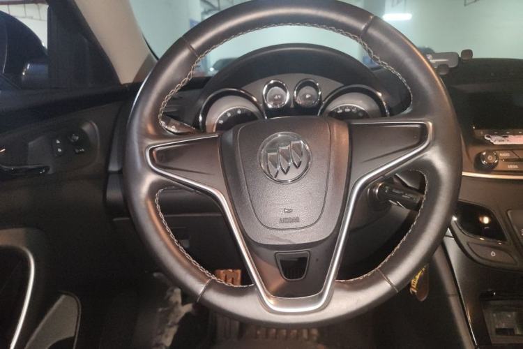 Used Buick Regal 2014 1.6T Fashionable Tech Edition Steering Wheel