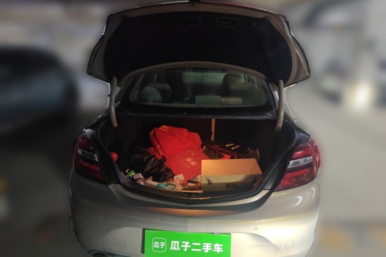 Used Buick Regal 2014 2.0L Leading Fashion Edition Trunk