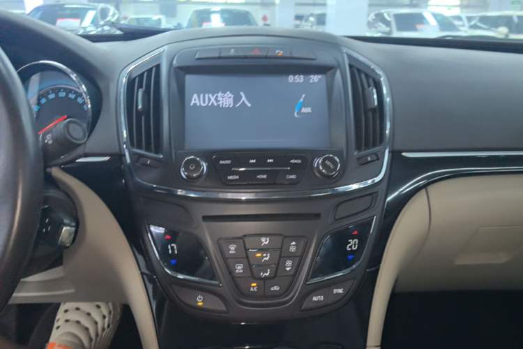 Used Buick Regal 2014 2.0L Leading Fashion Edition Audio And AC Panel