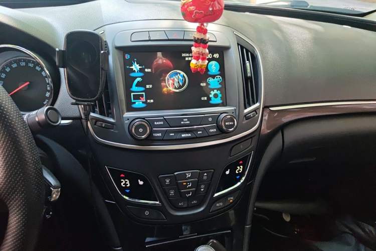 Used Buick Regal 2014 1.6T Fashionable Tech Edition Audio And AC Panel