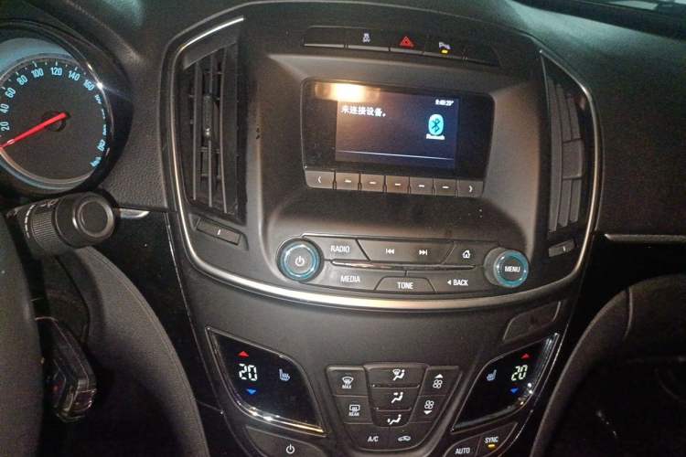 Used Buick Regal 2014 1.6T Fashionable Tech Edition Audio And AC Panel