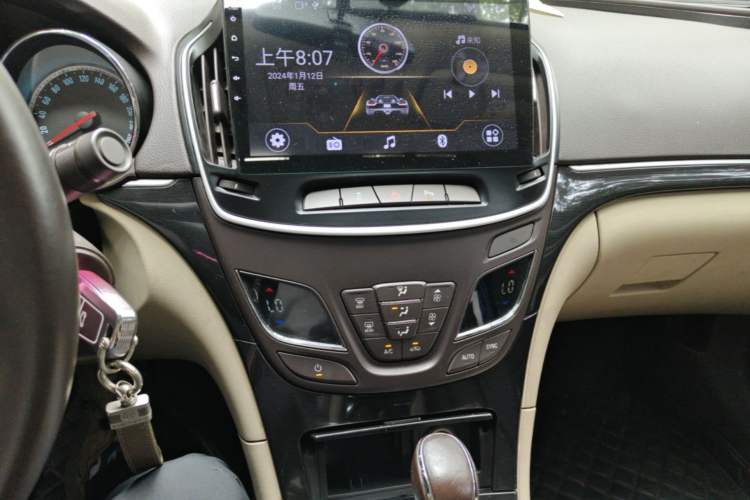 Used Buick Regal 2014 2.0L Leading Fashion Edition Audio And AC Panel