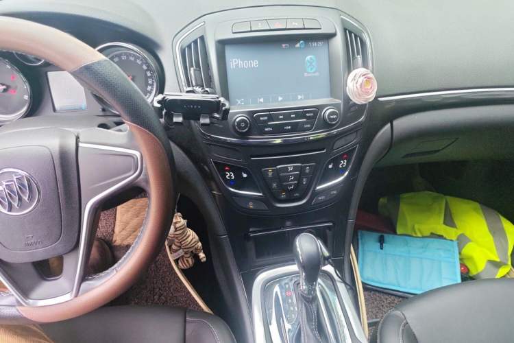 Used Buick Regal 2014 1.6T Fashionable Tech Edition Audio And AC Panel