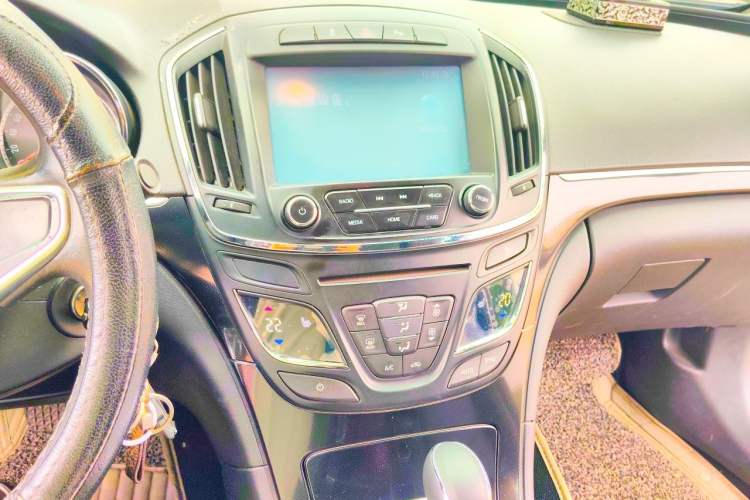Used Buick Regal 2014 1.6T Fashionable Tech Edition Audio And AC Panel