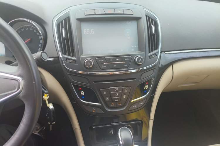 Used Buick Regal 2014 2.0L Leading Fashion Edition Audio And AC Panel
