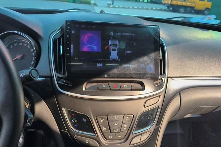 Used Buick Regal 2014 1.6T Fashionable Tech Edition Audio And AC Panel