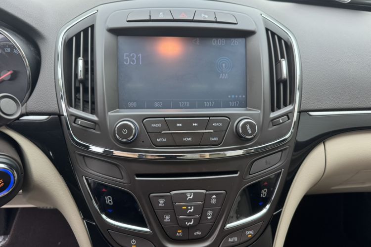 Used Buick Regal 2014 2.0L Leading Fashion Edition Audio And AC Panel