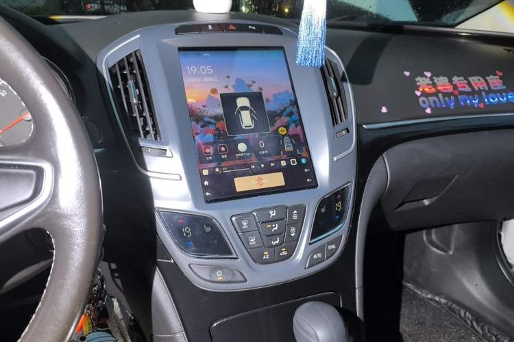 Used Buick Regal 2014 1.6T Fashionable Tech Edition Audio And AC Panel