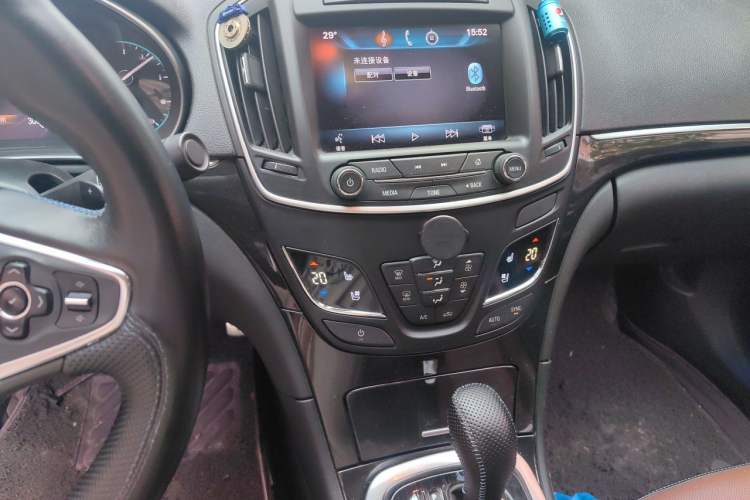 Used Buick Regal 2014 GS 2.0T Passionate Sport Edition Audio And AC Panel