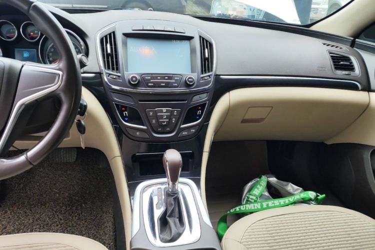 Used Buick Regal 2014 2.0L Leading Fashion Edition Audio And AC Panel