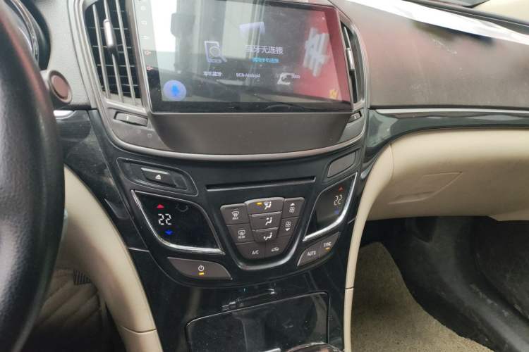 Used Buick Regal 2014 2.0L Leading Fashion Edition Audio And AC Panel
