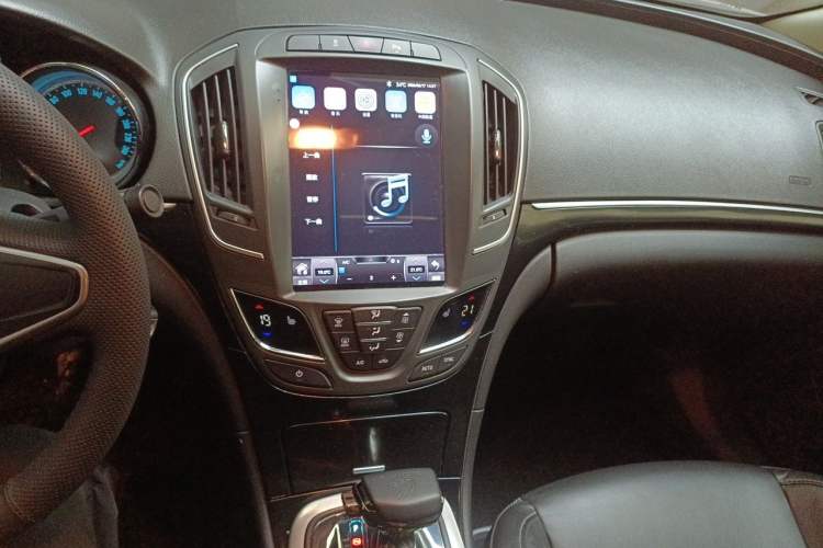 Used Buick Regal 2014 1.6T Fashionable Tech Edition Audio And AC Panel