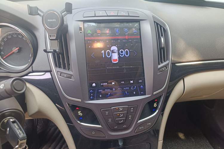 Used Buick Regal 2014 2.0L Leading Fashion Edition Audio And AC Panel