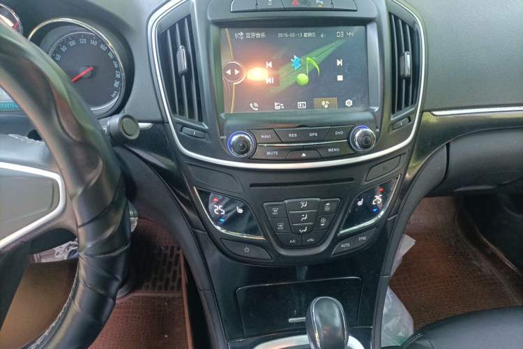 Used Buick Regal 2014 1.6T Fashionable Tech Edition Audio And AC Panel