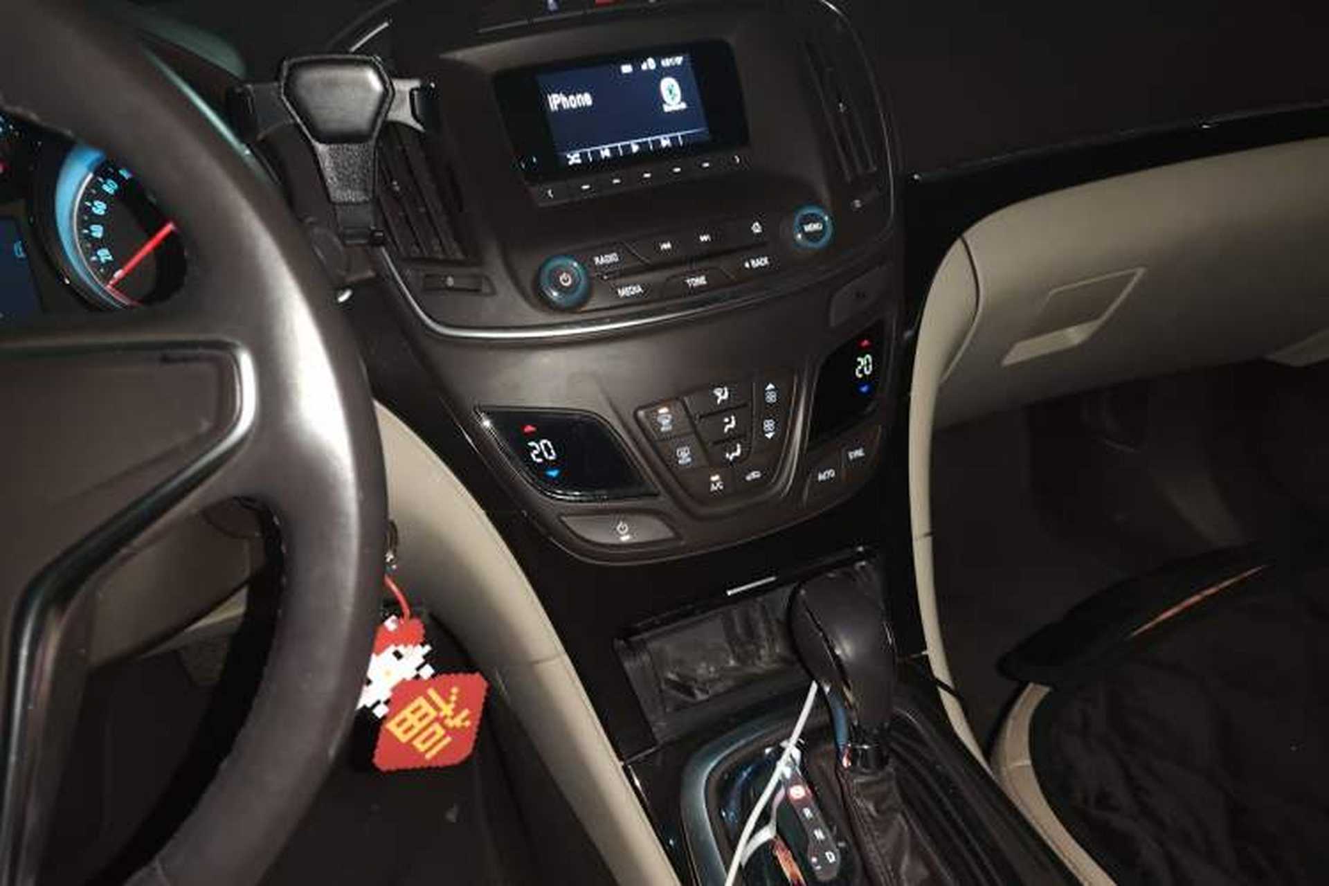 Used Buick Regal 2014 2.0L Leading Fashion Edition Audio And AC Panel