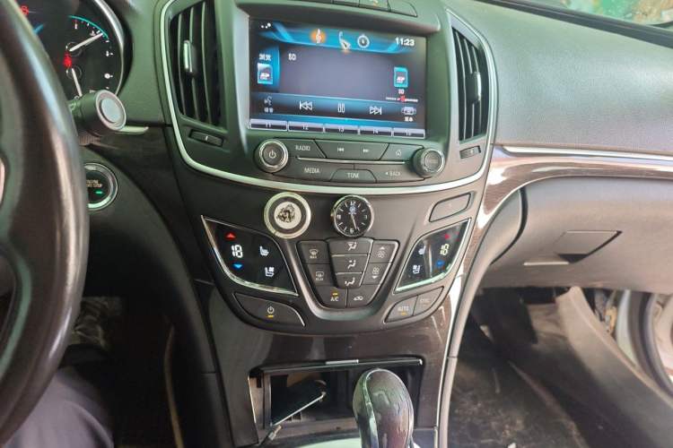 Used Buick Regal 2014 GS 2.0T Passionate Sport Edition Audio And AC Panel